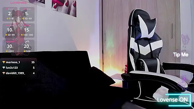 saray mendozaa online show from April 3, 9:13 pm