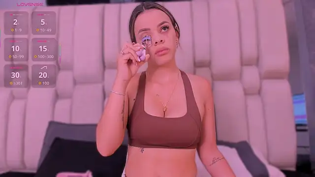 MissValeriePink online show from February 12, 8:21 pm