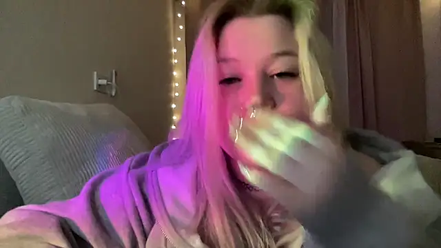 Lulu Di online show from March 26, 9:27 pm