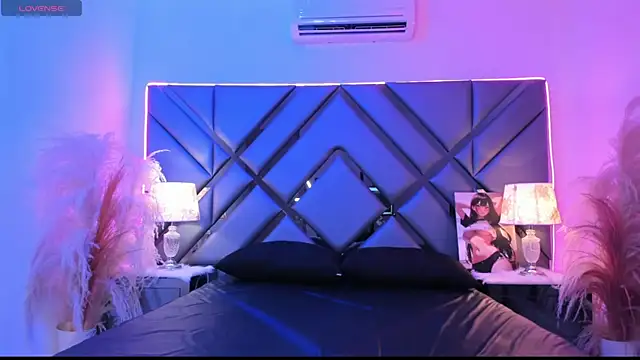 Dojaaiisha online show from April 15, 1:06 am