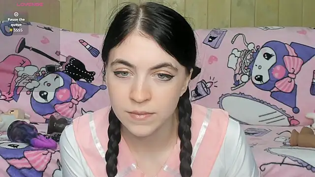 reze daisies online show from April 17, 1:02 pm