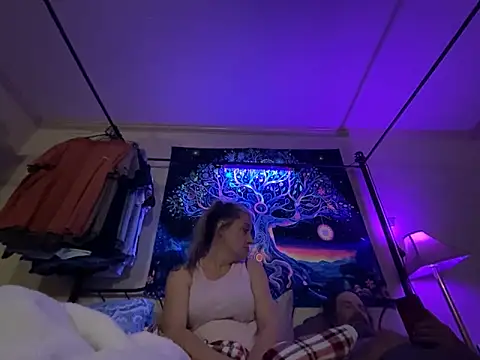 Sunflower0025 online show from April 4, 1:15 am