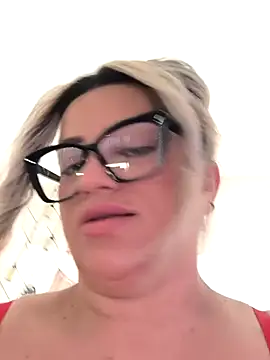 NinaRicci1518 online show from April 7, 2:41 pm