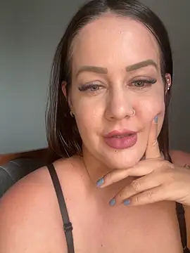 juliasanto online show from February 23, 4:39 pm