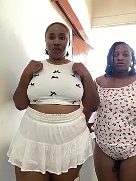 MeekyCurvyAss online show from May 6, 1:26 pm