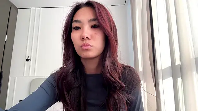 ElenorSaggese online show from February 19, 7:41 am