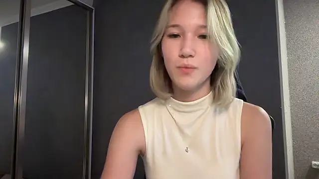 lilXdomiii online show from April 8, 10:50 am