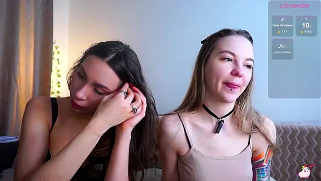 AricaPetties online show from March 31, 8:36 am