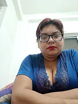 Elie Hallway online show from March 12, 11:40 pm