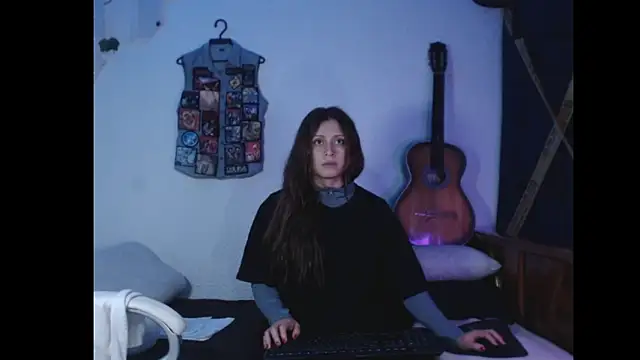 Lametaleralatina online show from April 15, 4:18 pm