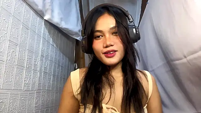 SuzieOtremba online show from February 12, 10:06 am