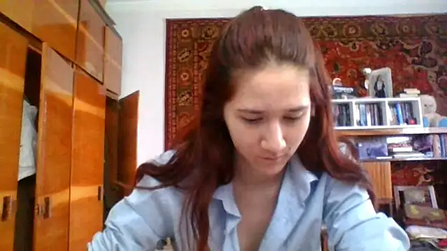 NickiKisinger online show from April 4, 5:28 am