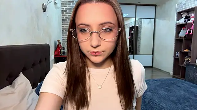 LioraVanta online show from February 3, 2:22 pm