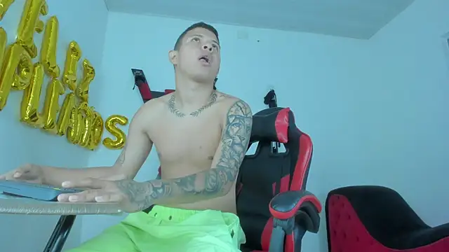 Steven and Camilo18 online show from February 11, 11:55 am