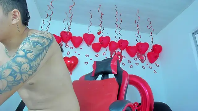 Steven and Camilo18 online show from February 14, 1:13 pm