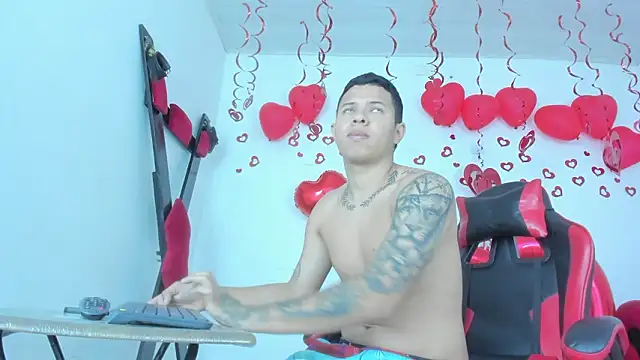 Steven and Camilo18 online show from February 18, 11:42 am