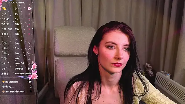 NicoleLuxe online show from April 17, 10:12 pm