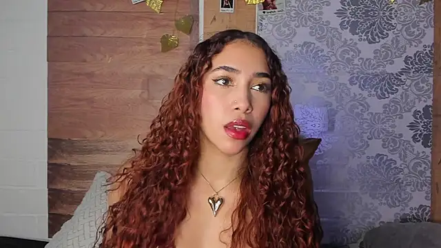 LiaHansson00 online show from April 13, 7:36 pm