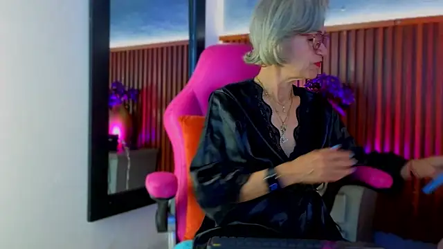 miss monserrate01 online show from April 13, 1:56 pm