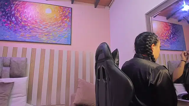 nina glow online show from March 27, 11:33 am