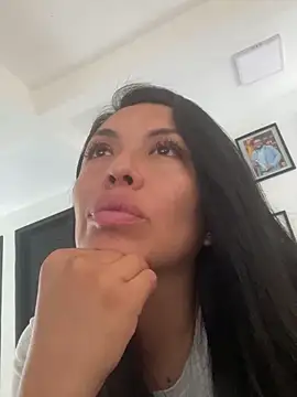 Emma Sanz   online show from April 10, 4:02 pm