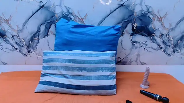 ExoticLenny32 online show from April 12, 5:49 pm