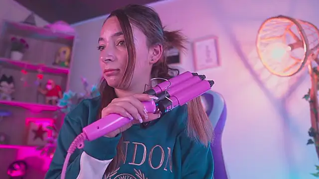 issa monterrey  online show from February 25, 1:09 pm