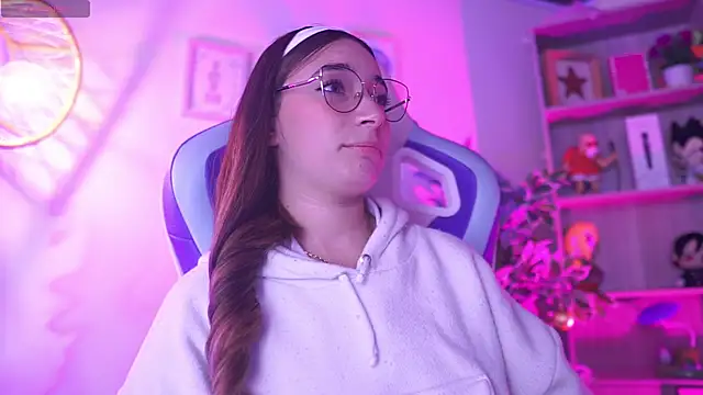 issa monterrey  online show from February 20, 12:50 pm