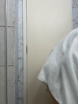 noe model online show from March 7, 4:58 pm