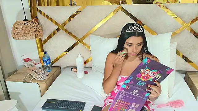 Madeline Foxxxy online show from February 24, 7:34 pm