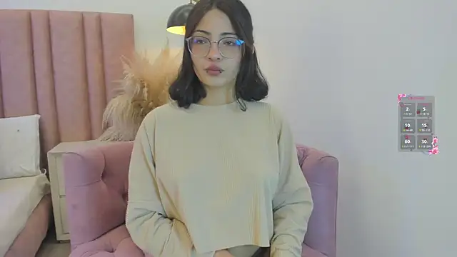 im lily  online show from April 7, 1:24 pm