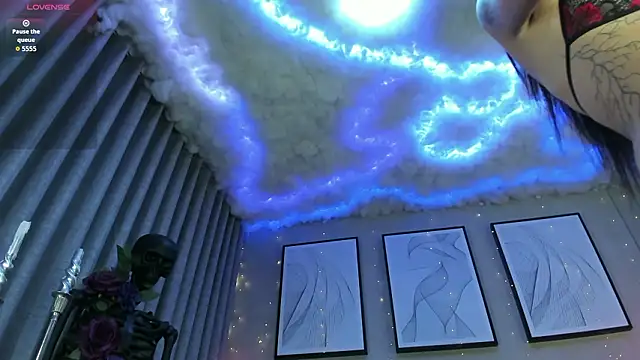 Luna Xavi online show from February 7, 7:18 pm