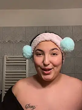 Amber Sinn online show from March 11, 7:38 pm