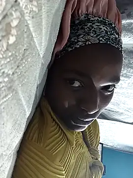 HotCaramela online show from February 7, 9:40 pm