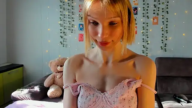 Kiracute18 online show from February 19, 5:29 am