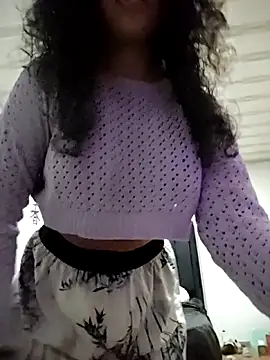 Lucybell 26 online show from April 8, 1:02 pm