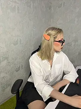 melisa sunter online show from February 10, 5:16 pm