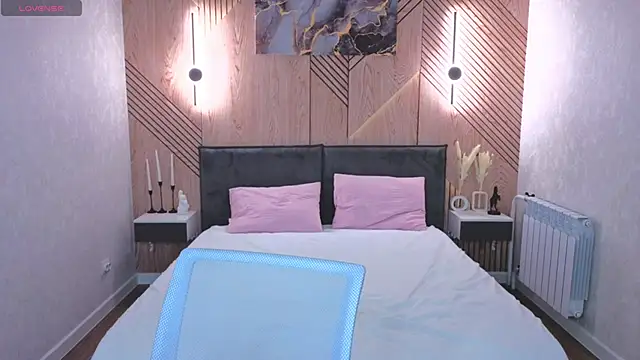 kristi kitss online show from April 14, 8:25 am