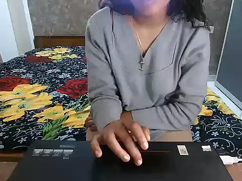 nayra 009 online show from February 19, 11:43 am