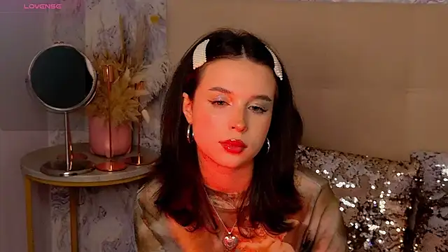 LanaLedger online show from July 28, 3:21 pm