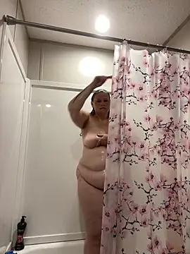 Roxie6989 online show from April 4, 9:46 pm