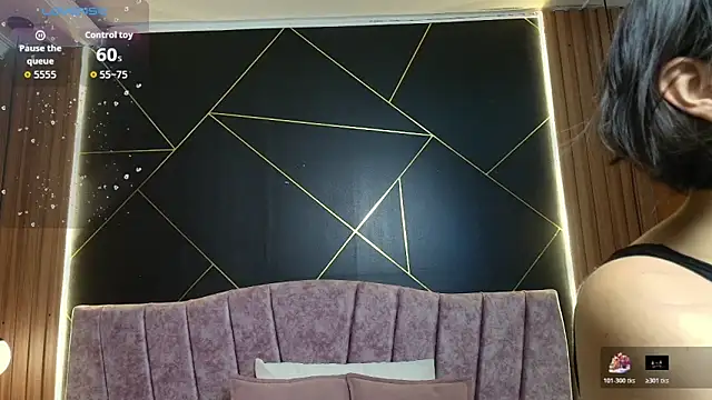 MoriahStorm online show from March 9, 12:30 pm