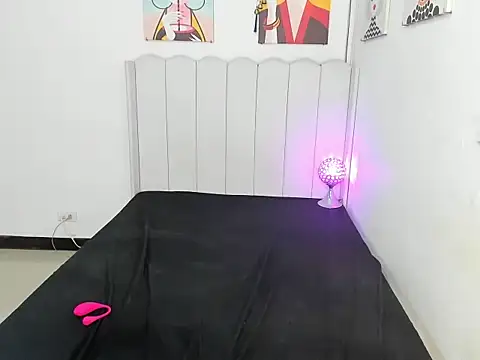 Blythe Greyson online show from April 7, 12:29 pm