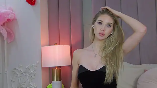 LynnAngel online show from March 13, 5:36 pm