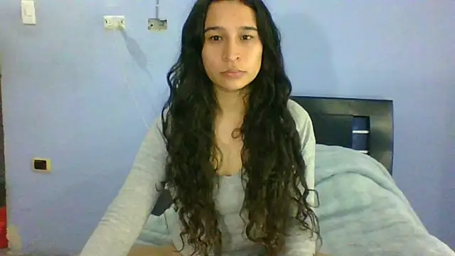 scarlettscottx  online show from August 4, 12:27 am