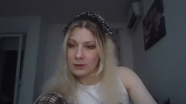 Foxy Bright online show from March 24, 7:19 pm