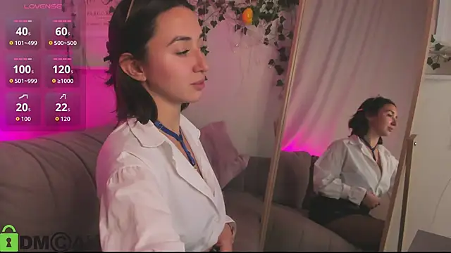 Tiffany Robinson online show from March 11, 11:36 am