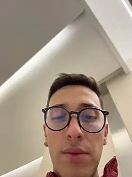 Thiago Jones1 online show from April 2, 11:35 pm