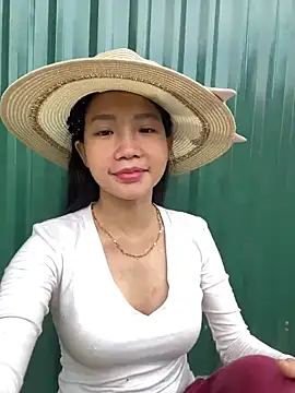 Miumieu2 online show from April 11, 9:02 am