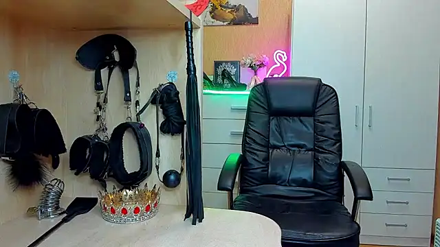 KristiTopxx online show from April 7, 7:27 pm